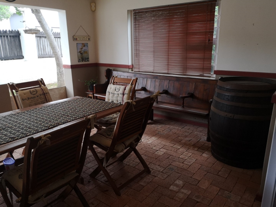 To Let 4 Bedroom Property for Rent in Boesmansriviermond Eastern Cape